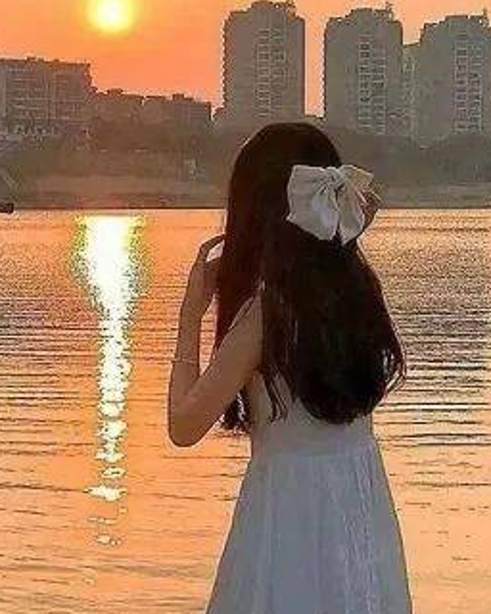 斜阳下的浅笑